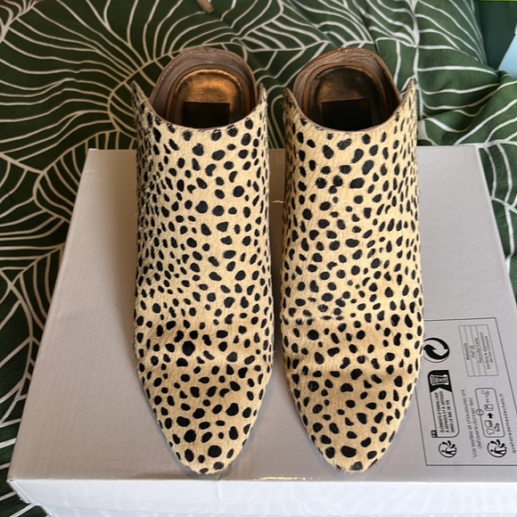 Mules - Picture 2 of 4